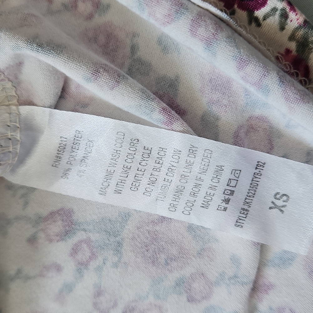 Vibe Pink and White Floral Camisole, Size XS - Picture 5 of 6
